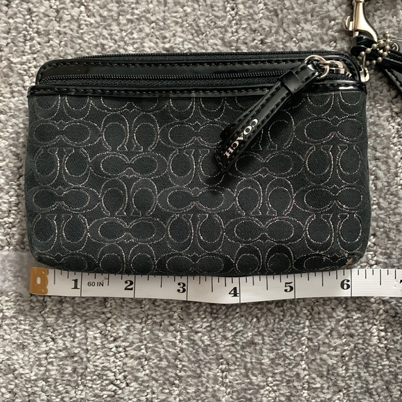 Coach wristlet - Picture 2 of 5